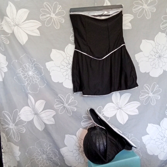 Reversible Witch Costume - Picture 2 of 8